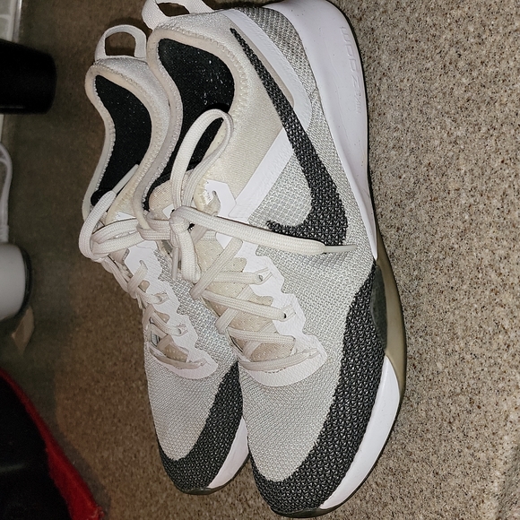 Nike Shoes - Nike zoom